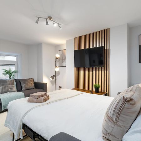 Luxury Lower-Level One Bed Apt Leeds  Exterior photo